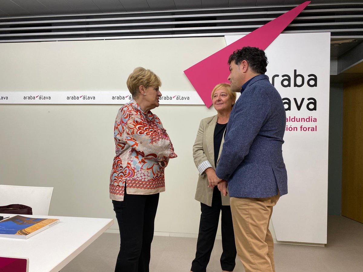 📚 La Diputación Foral de <a href="/Araba/">Arabako Foru Aldundia | Diputación Foral de Álava</a> presenta el libro Patrimonio Industrial de #Álava, una mirada única a 36 lugares emblemáticos que muestran cómo la industria ha moldeado nuestra forma de vivir y trabajar. 

📌 Disponible aquí: araba.eus/publicar/cultu…