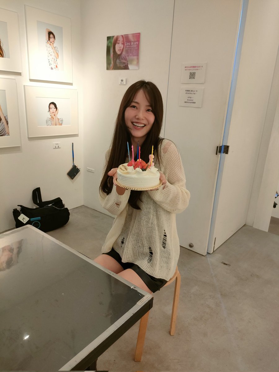 momoaten's tweet image. 御木ももあ写真展、無事終了しました。
ご来場頂いた皆さま、ありがとうございました🙏

事故もなく無事終了できたことが何よりも良かったです。

ももあさん、河野さん、出展者の皆様、来場者の皆さん、ありがとうございました🙇！！

#Liveinart
#御木ももあ写真展
@emumu_mu
@kono_hideki