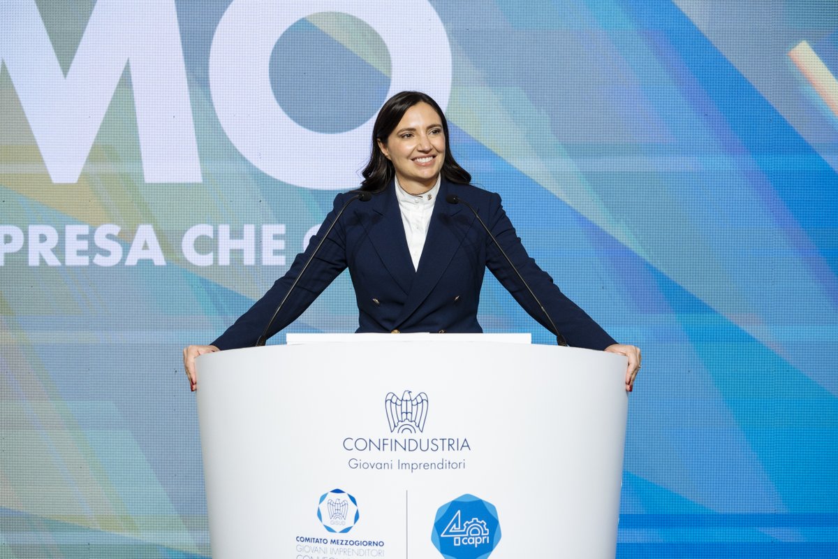 GIConfindustria's tweet photo. Chiediamo il coraggio di introdurre uno #YouthDeal che abbatta il carico fiscale, burocratico e amministrativo sugli under35. Possiamo farlo in Europa con il #28Regime e in Italia costruendo finalmente la nostra #FilieraFuturo.
Leggi le tesi di #Capri40➡️https://t.co/S6qsWkcqxc https://t.co/LblcuErxvT