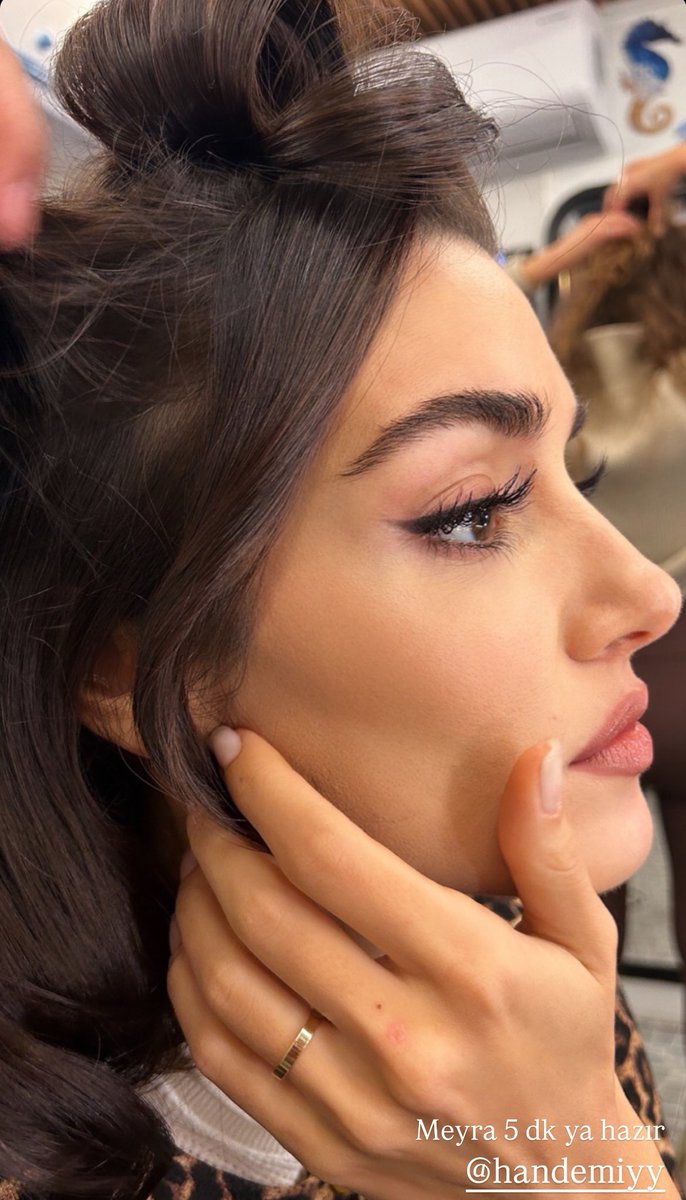 Hande Erçel is the definition of perfection