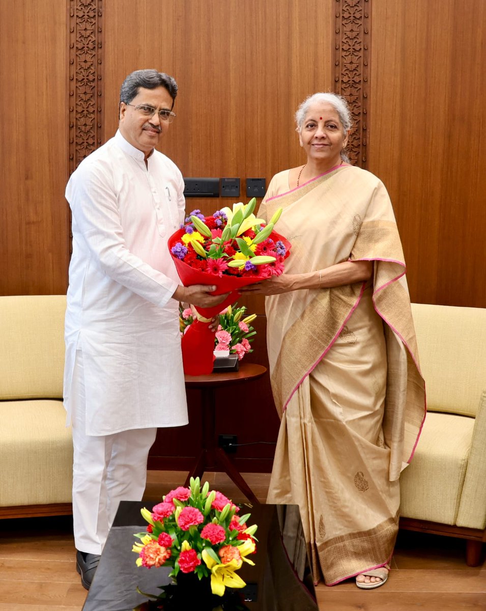 nsitharamanoffc's tweet image. Shri @DrManikSaha2, Hon&apos;ble Chief Minister of Tripura, calls on Smt @nsitharaman.