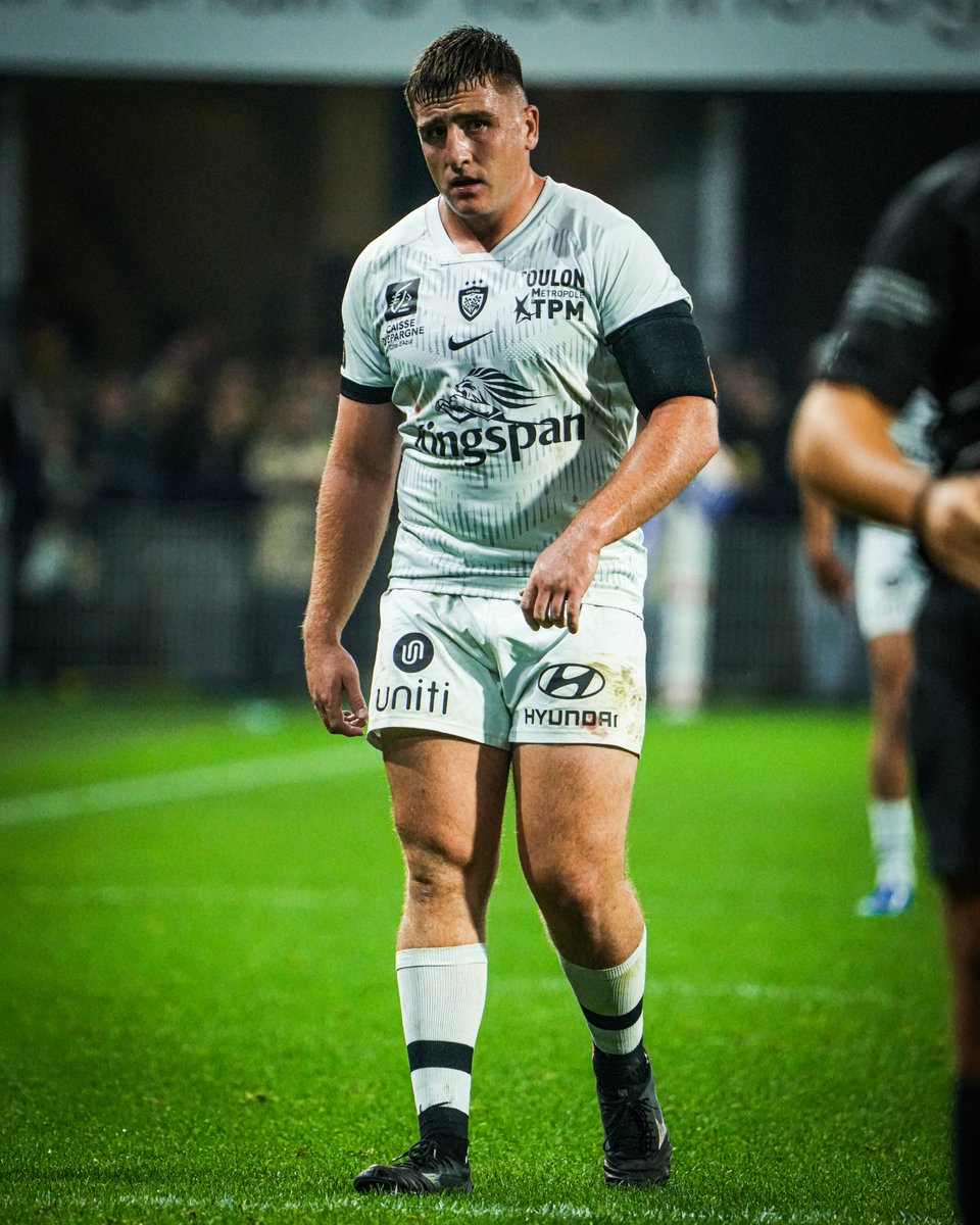RCTofficiel's tweet image. 𝐌𝐢𝐧𝐨𝐭 𝐝𝐞𝐯𝐢𝐞𝐧𝐭 𝐠𝐫𝐚𝐧𝐝 👶🔴⚫️

Félicitations à notre jeune pilier, Léo Ametlla, qui a fait sa première apparition en pro ce week-end 👏😍

#ParceQueToulon