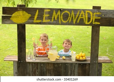 Yukoku Roberu put up a lemonade stand, come get your lemonade!
