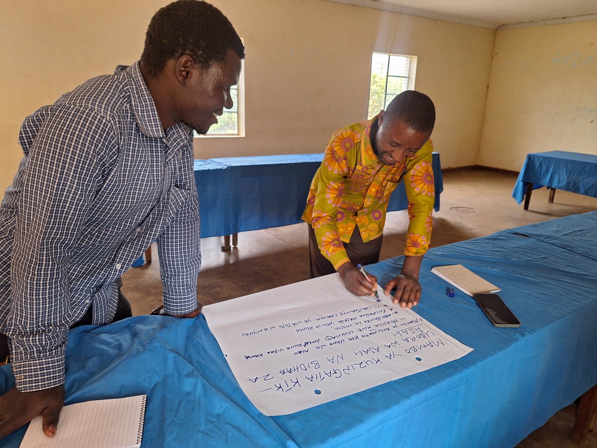 1/5 Empowering Communities Through Beekeeping!
As part of the #BASEProject, <a href="/SolidaridadECA/">Solidaridad East and Central Africa</a> trained 68 women &amp; youth in Mbeya &amp; Songwe, 🇹🇿 on sustainable beekeeping, building resilience for people and the planet. <a href="/NLinKenya/">Netherlands Embassy in Kenya</a> .🍯
#Pollinators #RegenerativeAgriculture