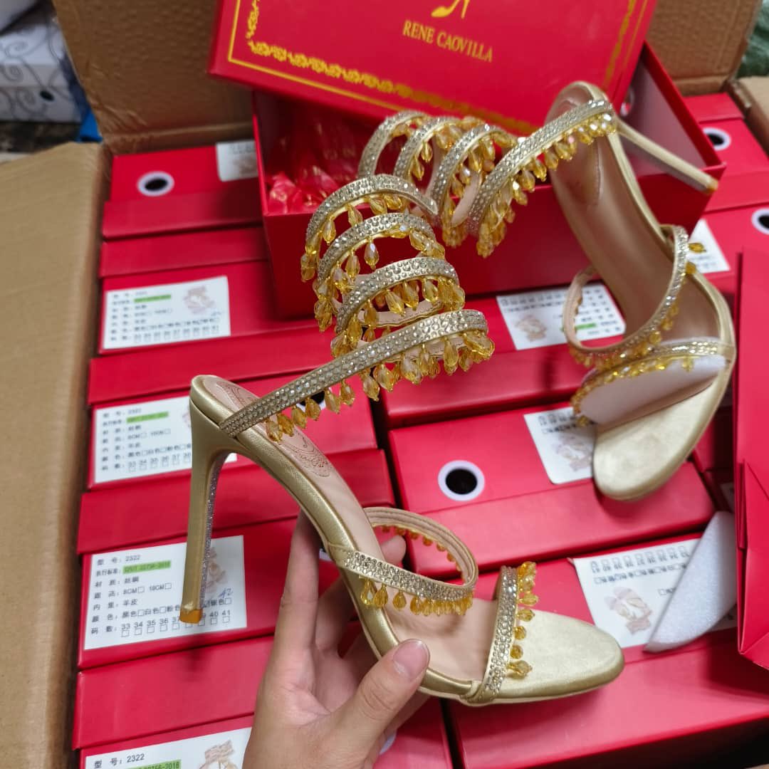 This is so cute 🥰 

👡: 60k