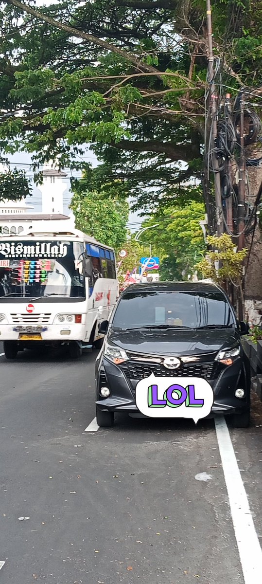 infobatu_malang's tweet photo. parkir sembarangan,
Jalan dilebarkan, dimuluskan, tp dibiarkan parasit kayak gini,
Ini bukan jalan mbahmu, ora mbangun gae awakmu tok,
Mudah²an petugas e gercep nindak wong² tewur ngeneki
@infomalang
@yusufgunawan @PemkotMalang #polpp @dishub_mlgkota
https://t.co/sUWMwk8ulB https://t.co/sJXaUz5Mqe