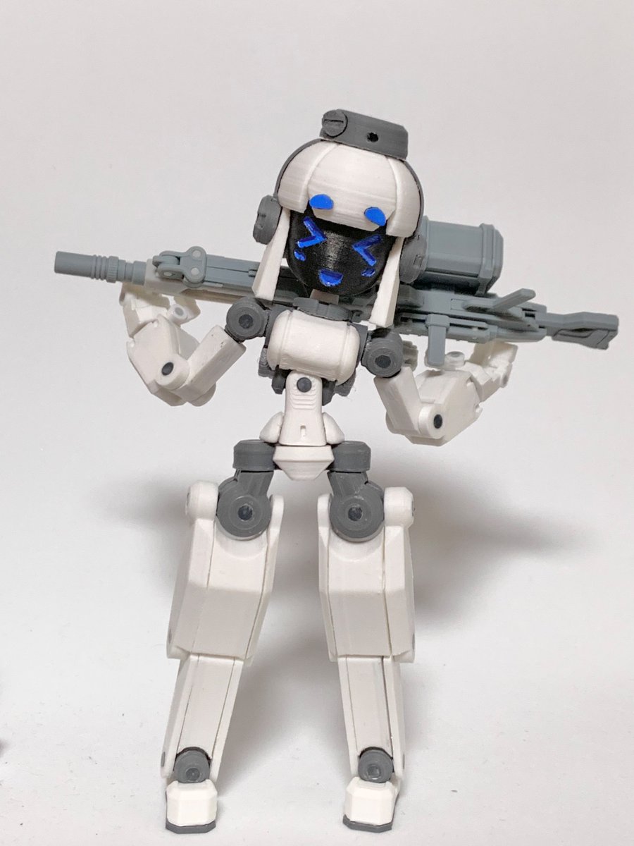 shin_damegi's tweet photo. コンシャスエイスさんの機関銃を組んだのでとりあえずマイコちゃんに持たせてみる　白グレー同士で統一感あって楽しいね https://t.co/ni4Nf3Y9wf