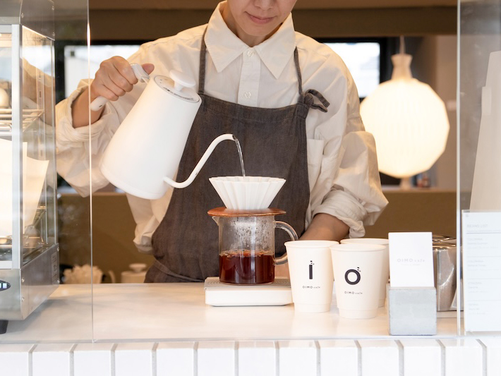 cafesnap_me's tweet image. ＼ 新着・カフェ求人 ／
◆OIMOcafe himonya STAND（学芸大学）

🍠焼き芋と☕️コーヒーが主役のコーヒースタンド。コーヒー豆は京都のWEEKENDERS COFFEEを使用。

「おいもが好き！」「コーヒーが好き！」「人が好き！」というアルバイトスタッフを募集しています！

詳細は↓
news.cafesnap.me/recruit/11265