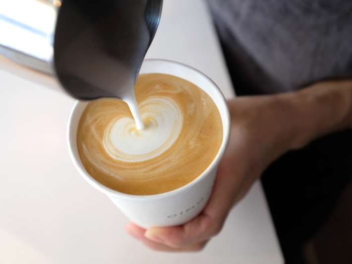 cafesnap_me's tweet image. ＼ 新着・カフェ求人 ／
◆OIMOcafe himonya STAND（学芸大学）

🍠焼き芋と☕️コーヒーが主役のコーヒースタンド。コーヒー豆は京都のWEEKENDERS COFFEEを使用。

「おいもが好き！」「コーヒーが好き！」「人が好き！」というアルバイトスタッフを募集しています！

詳細は↓
news.cafesnap.me/recruit/11265