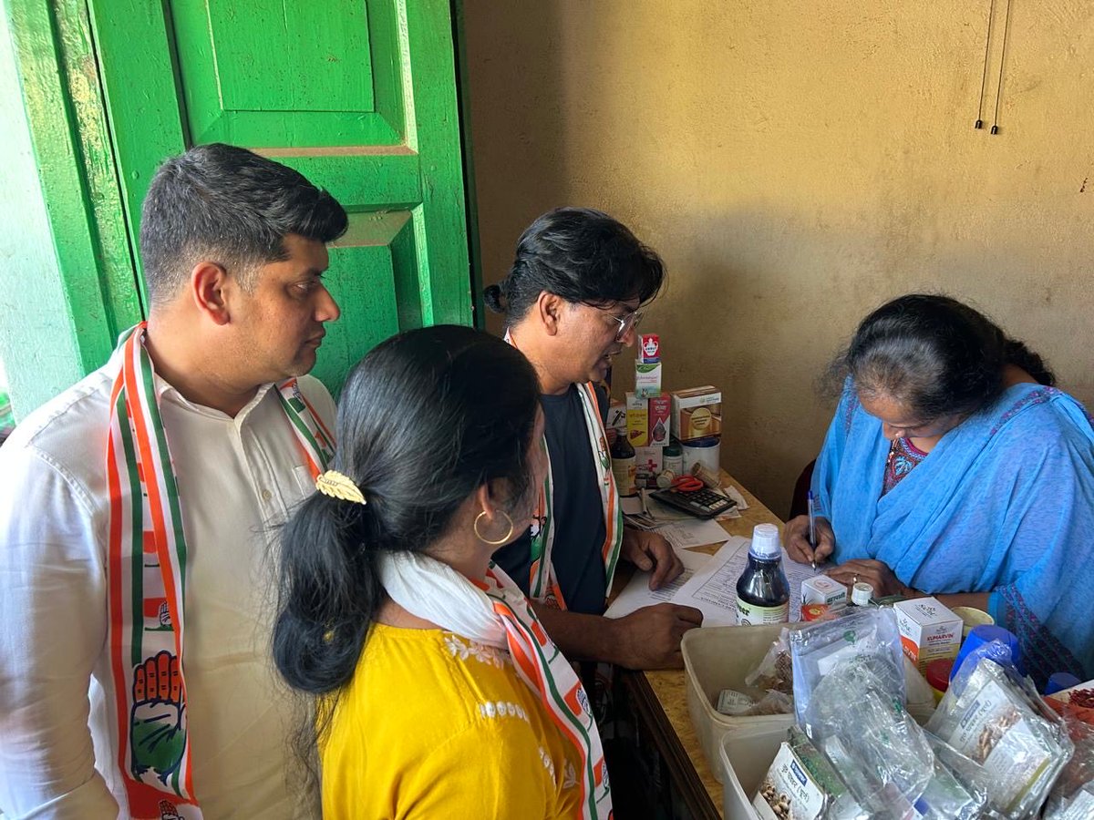 amitspatkar's tweet image. The momentum grows!
The #VoteChori Signature Campaign in Mapusa Constituency drew massive public support against @BJP4Goa’s shameless manipulation of the people’s mandate.
Goans are signing not just a petition — but a pledge to protect democracy.
Present were PCC GS @VijayBhike…