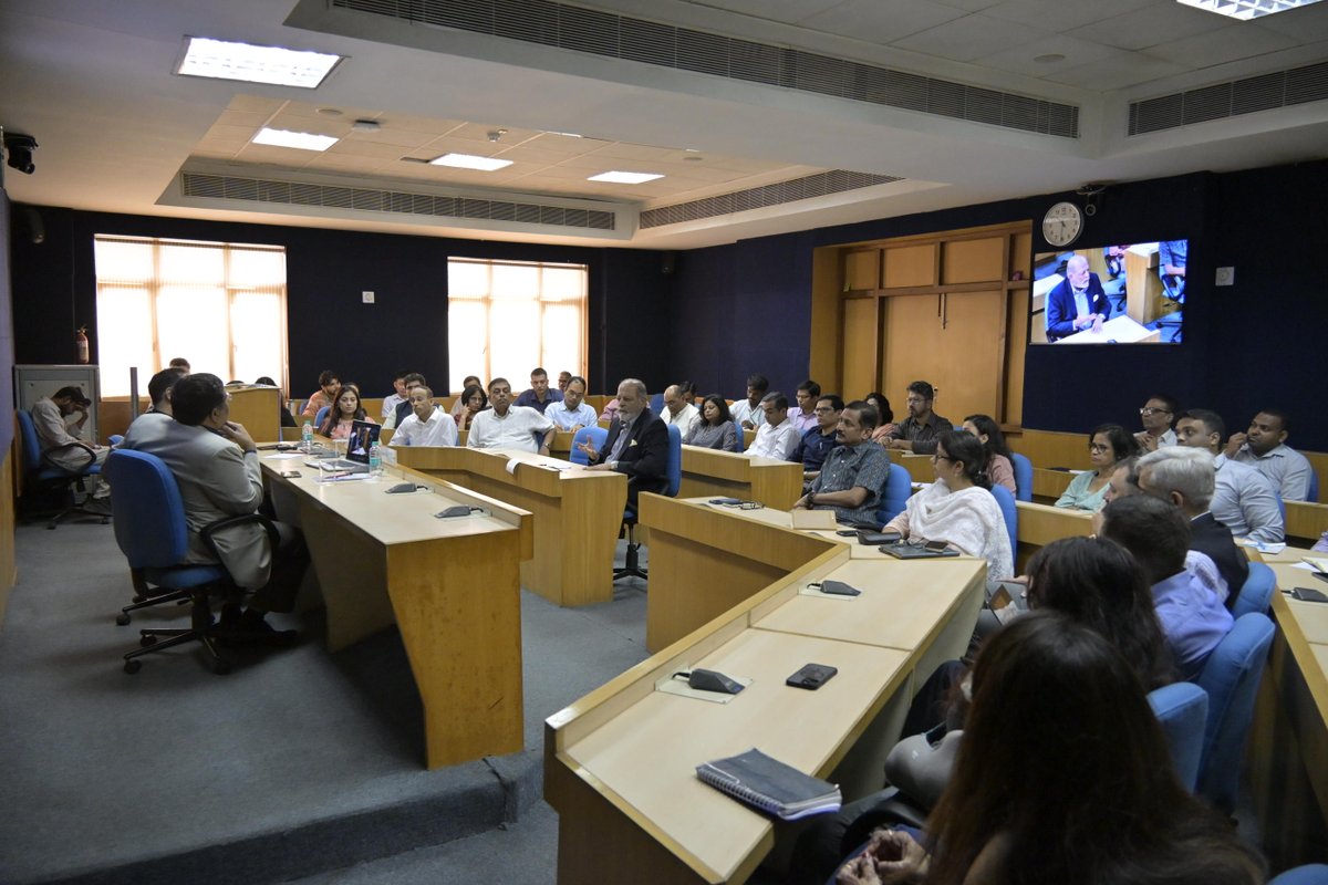 Dr. Manoj Kewalramani, Research Fellow, spoke on "The Changing Nature of China's Peripheral Diplomacy" at the Monday Morning Meeting. Dr. <a href="/PKSingh_JNU/">Prashant Kumar Singh</a> , Research Fellow, moderated the session. DG <a href="/SujanChinoy/">Sujan Chinoy</a> and <a href="/IDSAIndia/">Manohar Parrikar IDSA, New Delhi</a> scholars participated in the discussion.
