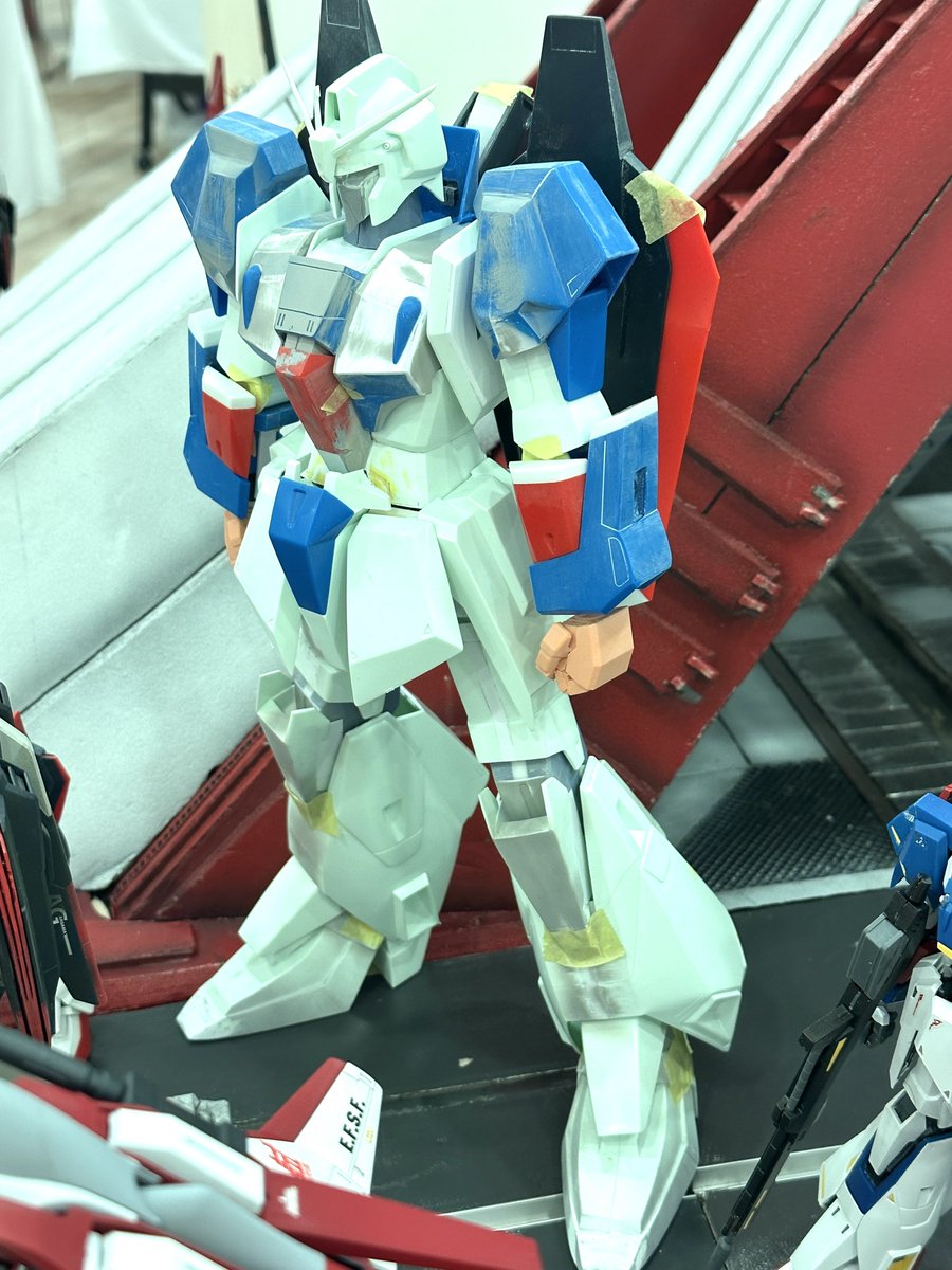 おかホビで見かけた1/60 Ｚガンダム
制作者さんが分からなかったんですが
途中とは言え、めちゃくちゃカッコ良くて
かなりしっかり拝見させてもらいました

#おかホビ2025