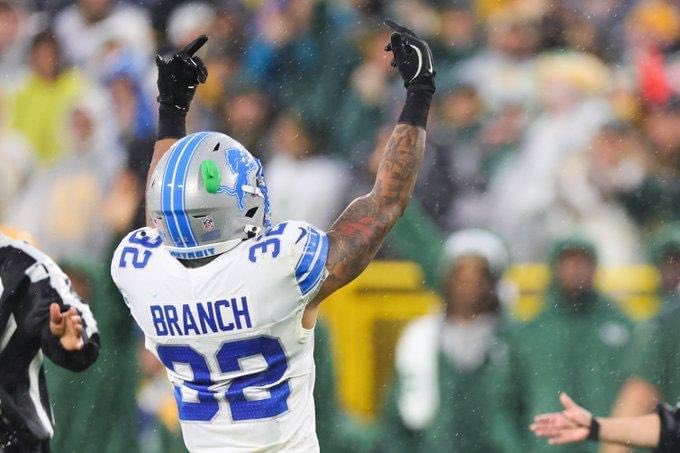 GucciGoff69's tweet photo. #IstandWithBrianBranch https://t.co/fpzCH40kz2
