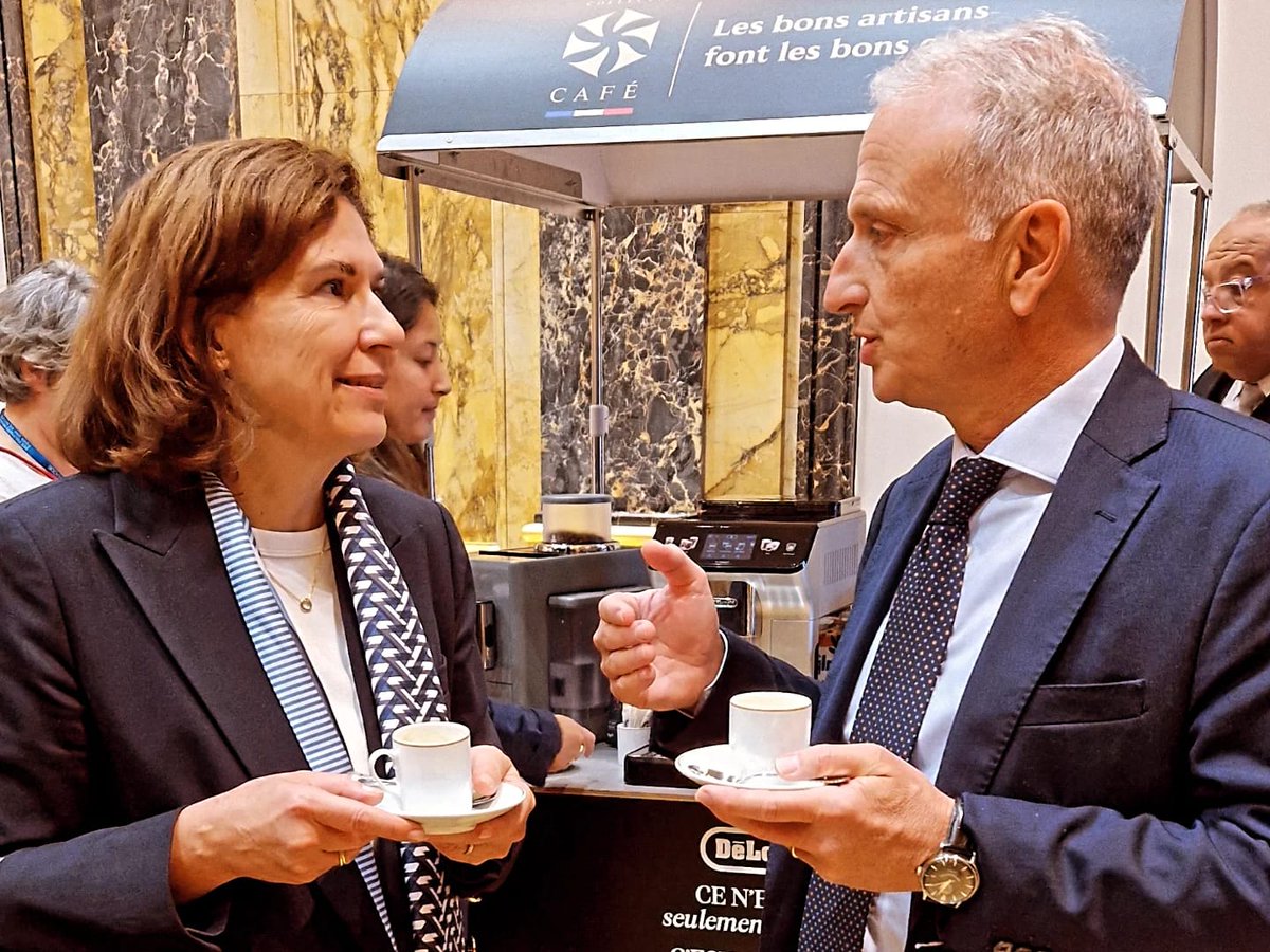 ✨ Sustainable Coffee: Responsible Business Conduct and Inclusive Development

Nel quadro delle iniziative promosse dalla #Farnesina nella  cornice dell’International Coffee Day, la Rappresentanza ha organizzato un seminario dedicato al futuro sostenibile della filiera del caffè.