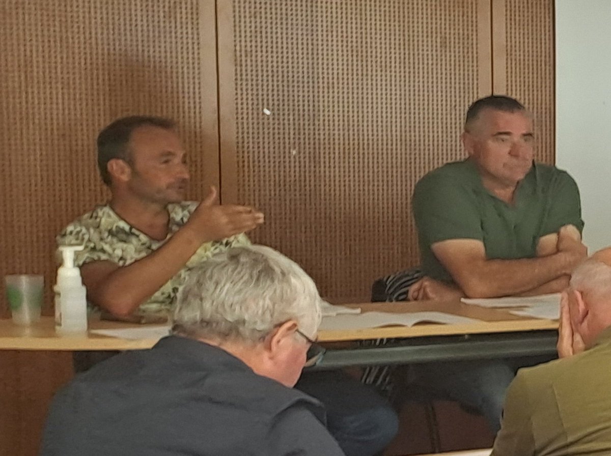 [#Syndical] Actions/rencontres passées et en perspectives, affaire Lactalis, campagne d'hiver, renouvellement, services aux agriculteurs... C'est un Conseil d'administration <a href="/fdsea53/">FDSEA53</a>, à huis clos, porté sur l'avenir qui se tient ce jour à <a href="/change53/">Ville de Changé</a>. <a href="/FNSEA/">La FNSEA</a>