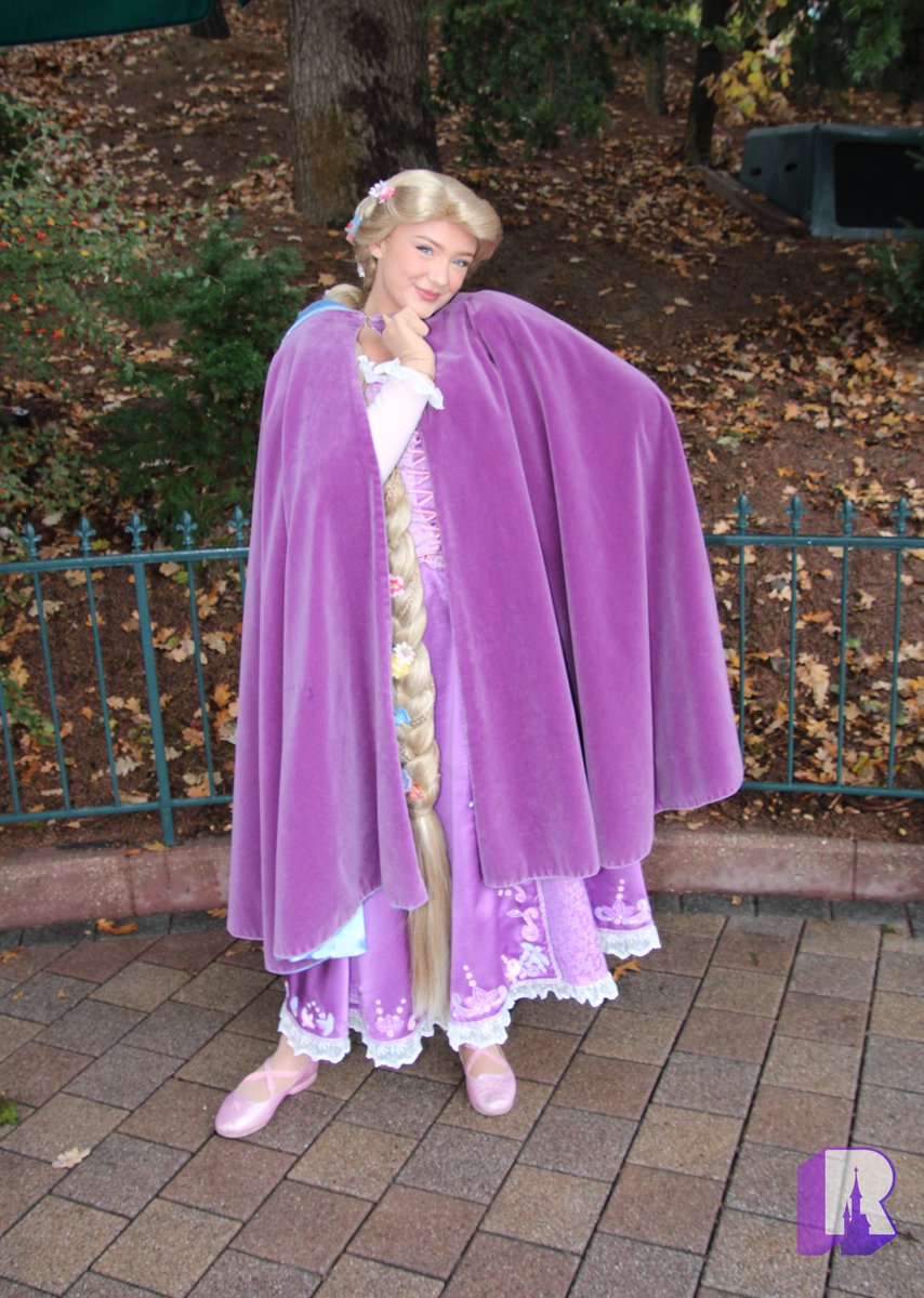 Nu de Princess Pavilion deze week gesloten is voor onderhoud, ontmoet je de 𝐃𝐢𝐬𝐧𝐞𝐲 𝐏𝐫𝐢𝐧𝐬𝐞𝐬𝐬𝐞𝐧 buiten in Fantasyland, zoals Belle en Rapunzel! 👑 Bekijk alle actuele sluitingen van attracties en shows in Disneyland Paris 👉 discoverthemagic.nl/disneyland-par…

📷 DLP Report