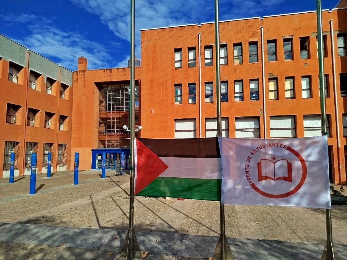 Ya estamos por aquí, os esperamos dentro de diez minutos!