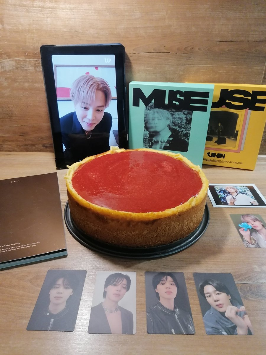 zerooclock136's tweet image. Wow, there are so many beautiful birthday cakes here. 😍😍❤️ I hope Jimin sees every single one of them.

Happy Birthday Jimin ❤️

#CakeForJiminContest  @jiminiemelody