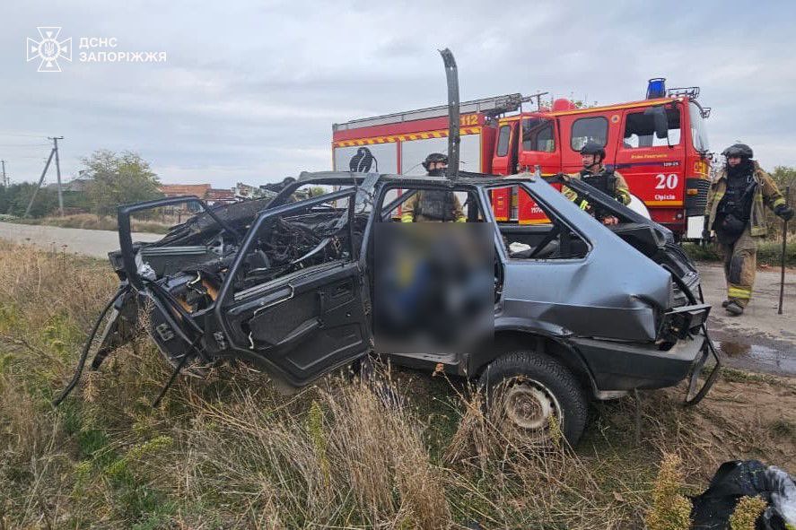 A couple was killed in their car when a russian drone struck them as they drove through the Polohy district in Zaporizhzhia Oblast.