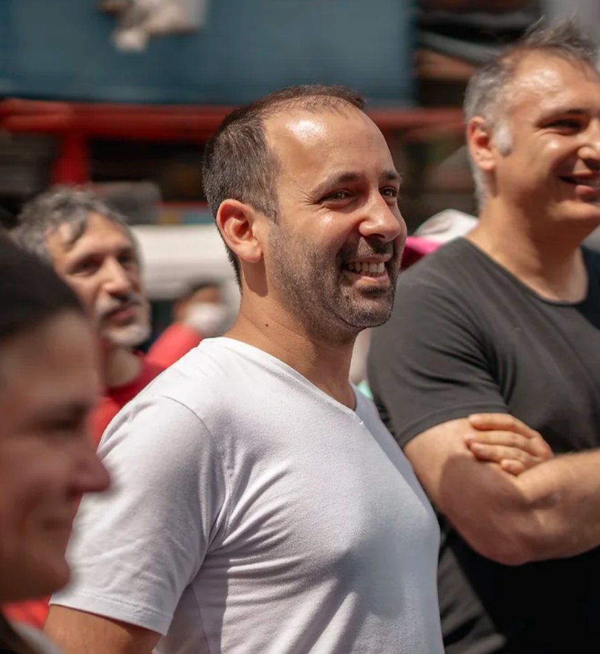 Para no perder el voto "Greta Thunberg", el comunista <a href="/ItaiHagman/">Itai Hagman</a> pidió ocultar en sus spots que nació en Israel. En lugar de eso, dice que nació "en el exterior". Es inimaginable una actitud más ruin y cobarde. Vergüenza ajena.