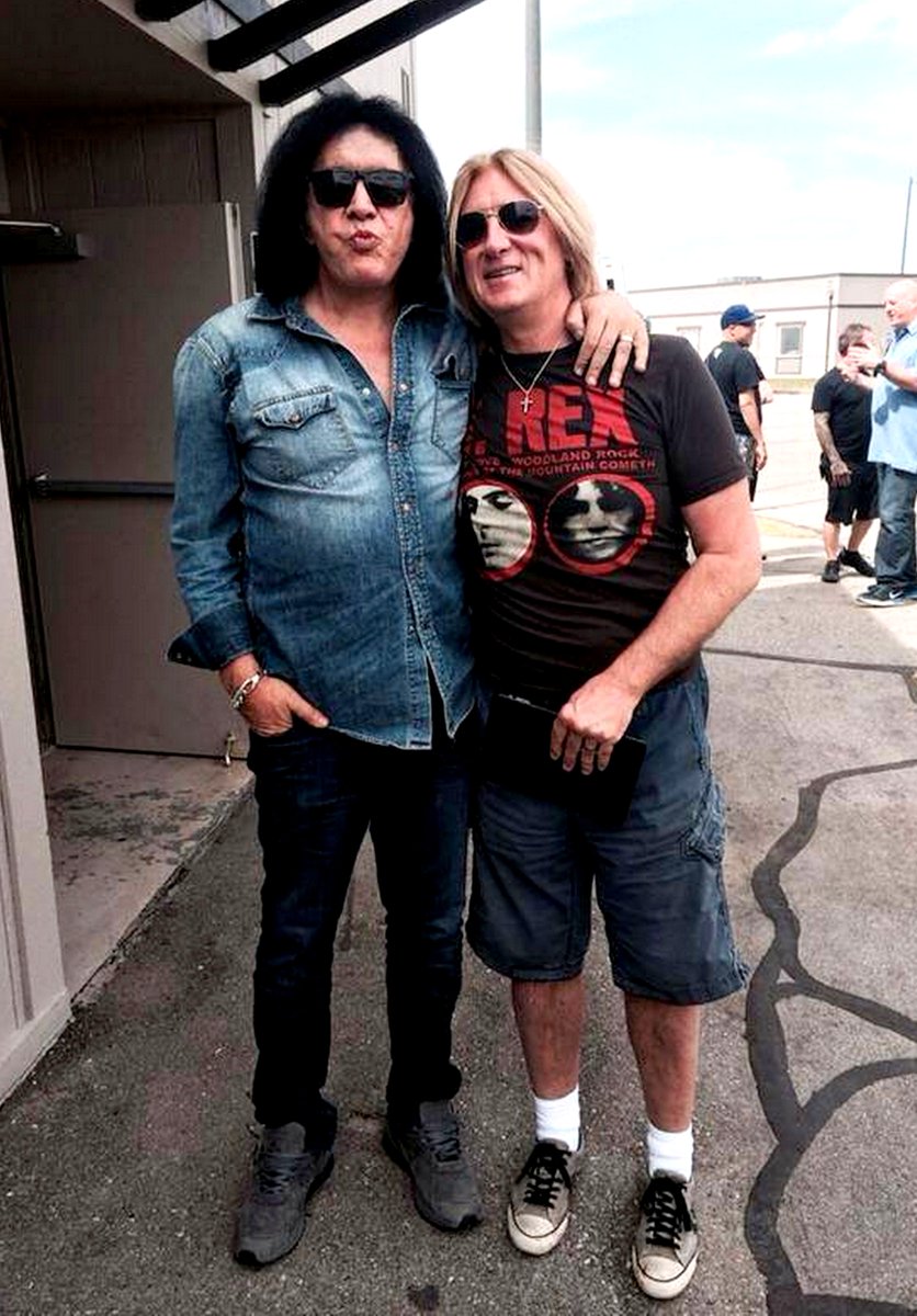 Zeff_joeElliot's tweet image. Gene Simmons &amp;amp; Joe Elliot 🤘
