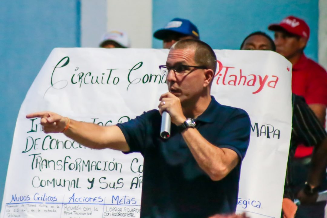 comunas_miranda's tweet image. ¡Alegría en Charallave! La Comuna Pitahaya en #Miranda realizó la primera postulación de estudiantes para la Universidad Nacional de las Comunas ✍️
La comunidad se forma para resolver los problemas de su territorio. ¡El #PoderPopular construyendo el futuro! ✊️
#ComunaONada