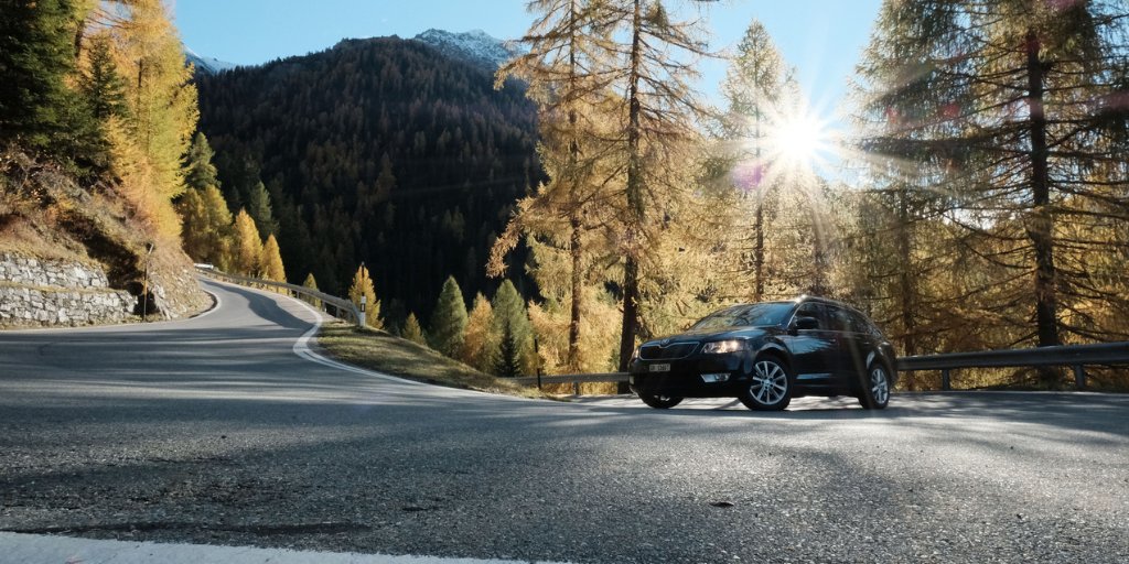 Visibilità e sicurezza anche in autunno
 🍂: Nei mesi autunnali per tutti gli utenti della strada aumenta il rischio di incidente. Uno stile di guida previdente è la chiave per la sicurezza. Per saperne di più 👉 brnw.ch/visibilit_e_si…
#myTCS #Autunno #Sicurezza