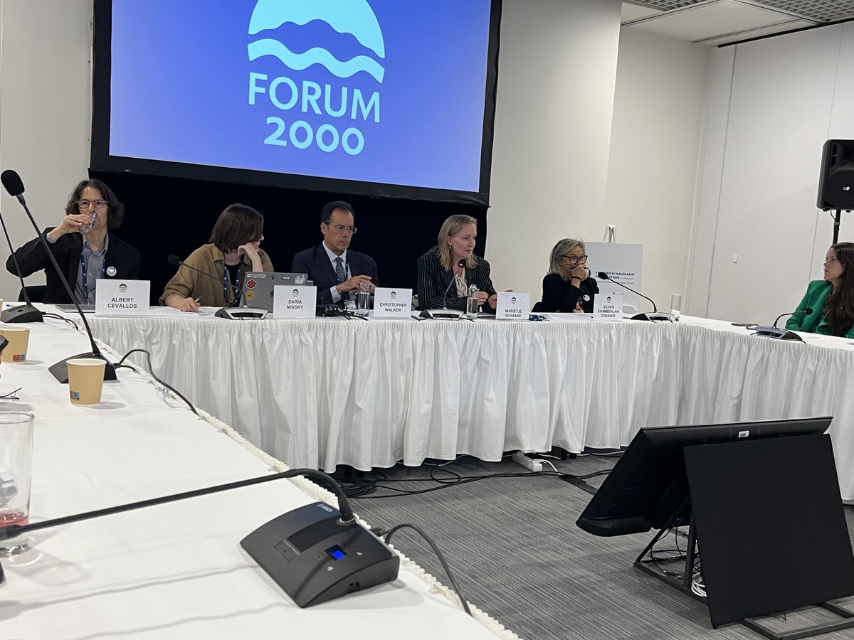 KH_Paque's tweet image. Fascinating! #AI-Panel at Forum 2000 in Prague - organized by ⁦@FNFreiheit⁩! (i.a.): ⁦@dariaminsky⁩ ⁦@Walker_CT⁩ ⁦@MarietjeSchaake⁩ ⁦@EileenDonahoe⁩. Message: huge opportunities &amp;amp; political risks. ⁦@fdp⁩ ⁦@liberalinternat⁩ ⁦@ALDEParty