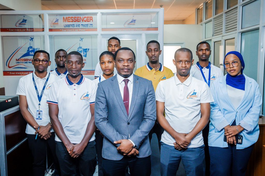 messengerltdrw's tweet photo. Behind every successful delivery at Messenger Logistics &amp; Trade is a team that never stops moving. 
Our office crew makes sure every parcel 📦 reaches its destination safely and on time.
📞 +250 788 310 510
🌐  https://t.co/aMDjlkZtSS https://t.co/fgsujYAf9D