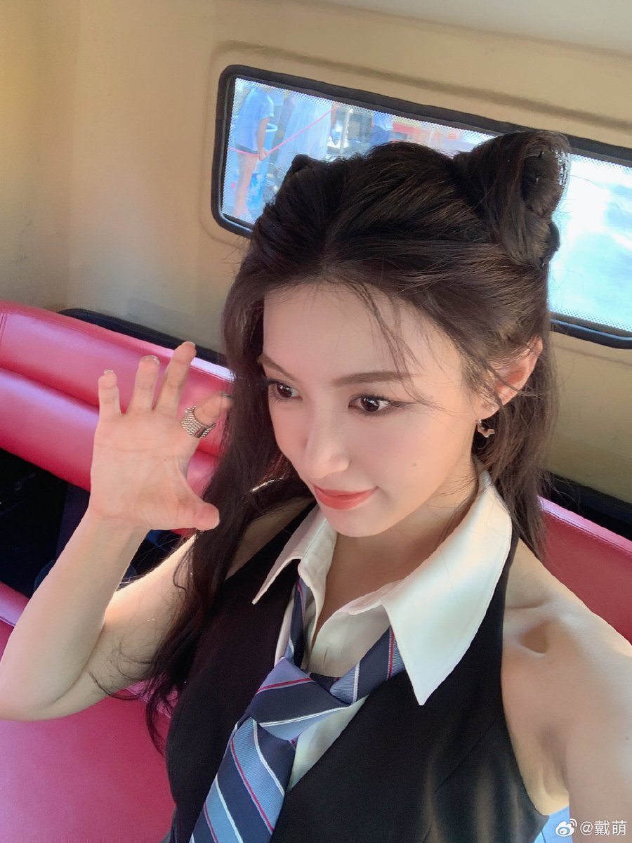 WOSHUOMENG's tweet photo. 얼굴부터스타일링까지
그냥다무리해주셔서감사하다진짜 https://t.co/yC6Je7F16f