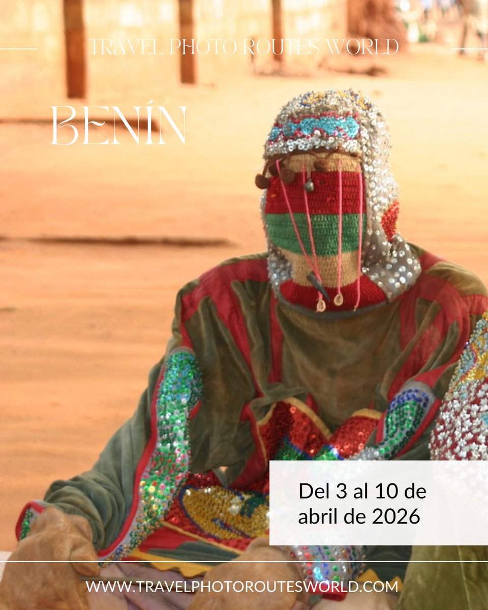 Benín —el antiguo reino de Dahomey— deslumbra con sus ceremonias fascinantes de zangbetos, su mercado de fetiches, sacerdotes animistas, aldeas de palafitos, y paisajes vibrantes. travelphotoroutesworld.com/la-cuna-del-vu… #TravelPhotoRoutesWorld #ViajesFotográficos #UnDestinodeEnsueño #Benín
