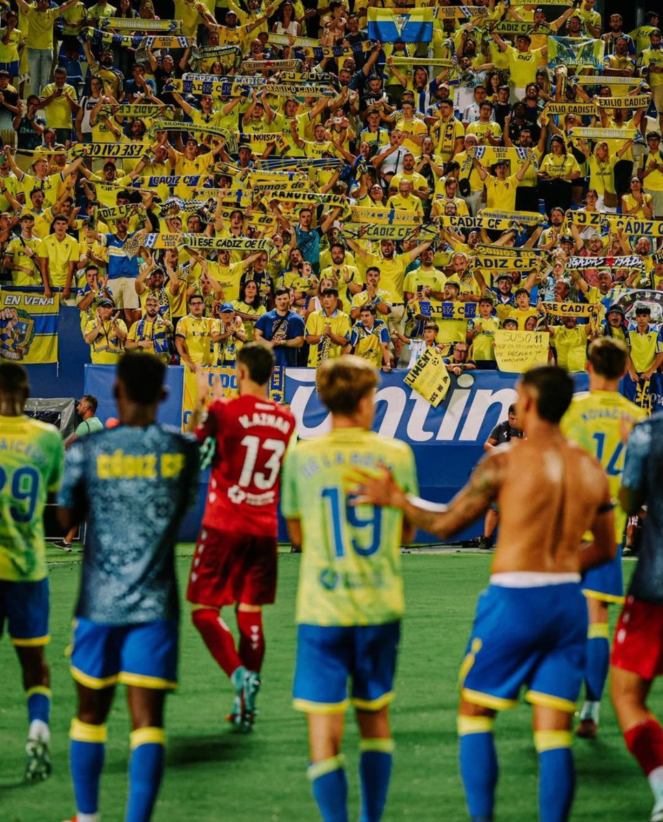 DATO| El <a href="/Cadiz_CF/">Cádiz Club de Fútbol</a> vuelve a ser líder de #SegundaDivision 5 años, 3 meses y 25 días después 

▪️La ultima más vez que encabezó la clasificación fue el 19 de julio del 2020 y acabó ascendiendo a Primera