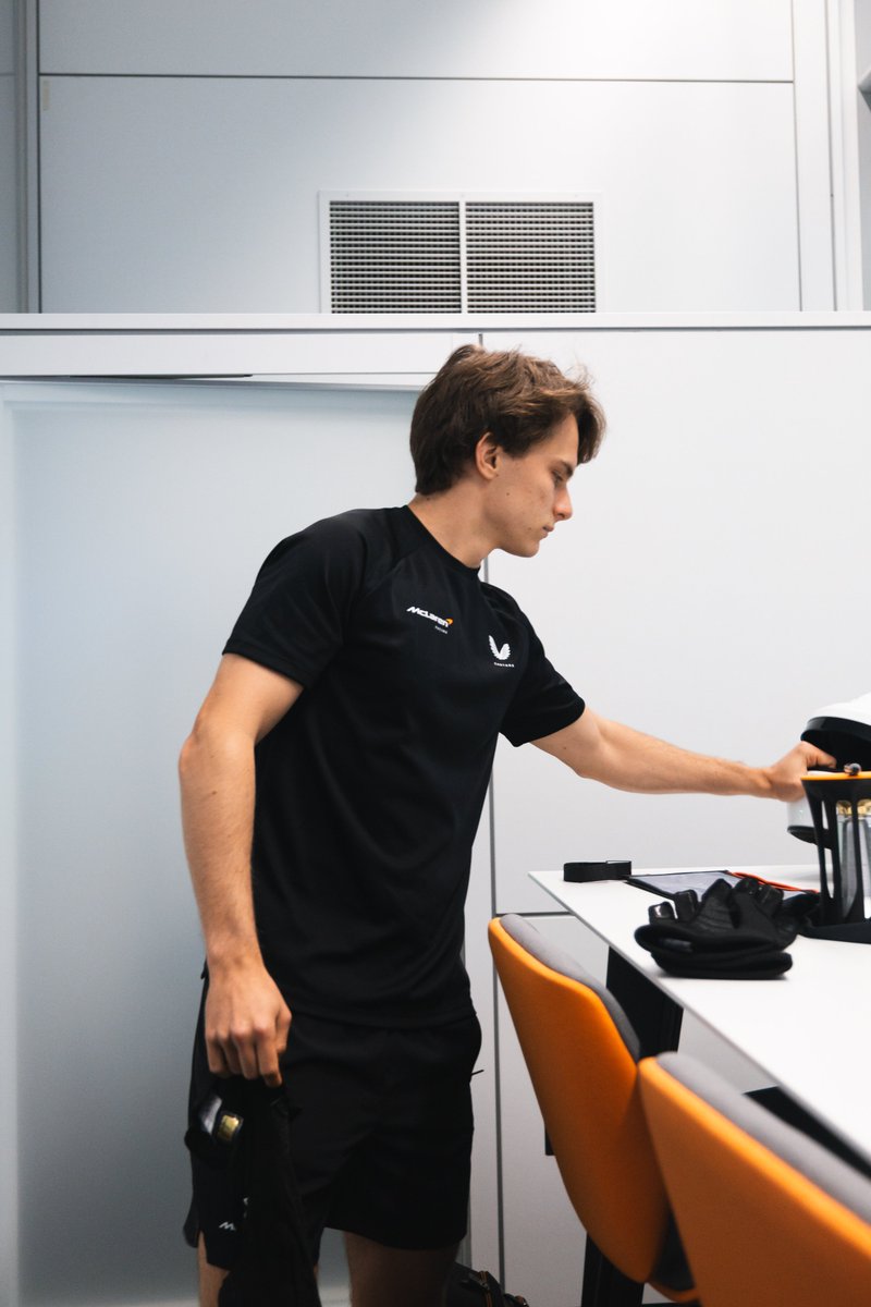 Final prep before we send it stateside 🇺🇸

#McLaren