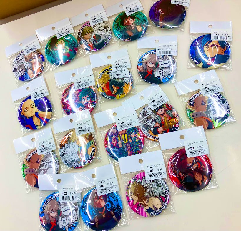 ワタナベマホト 缶バッチ momo on X: