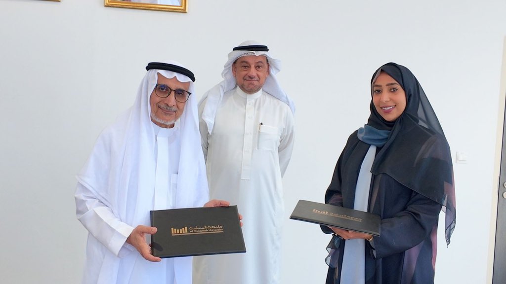 وقعت #جمعية_رائد اتفاقية تدريب مع #مركز_التعليم_التنفيذي – الخبر بـ <a href="/AlYamamah_Uni/">جامعة اليمامة</a> لتنفيذ مشروع “مجتمع القيادات الشبابية” لمدة ثلاثة أشهر 

حيث يتيح المشروع لأعضاء المجتمعات القيادية تدريباً عملياً وتثقيفياً لتصميم وتنفيذ مبادرات ومشاريع مجتمعية مبتكرة ، تحت إشراف خبراء ومحكمين