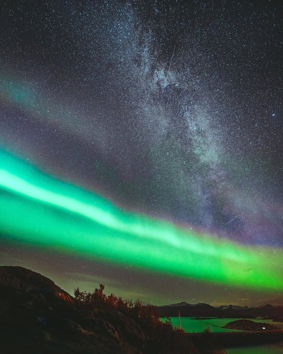 arcot2arctic's tweet image. அரோரா பார்க்க நெறய பேர் நோர்வே வரணும் என்று கேட்கிறார்கள். அவர்களுக்கான பதிவு இது 

நோர்வே schengen zone ல வருவதால் நீங்கள் schengen ஏரியாவில் இருக்கும் எந்த நாட்டிற்கு வேண்டுமானாலும் விசா எடுத்துக்கொண்டு அல்லது இருந்தால் நோர்வே வரலாம். முதல் முறை schengen வாங்கிக்கொண்டு பயணம்…