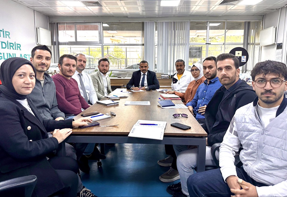 Vali Yardımcımız Ömer Tekeş, Erva Spor Okulları Koordinasyon birimimizde değerlendirme ve istişare toplantısı gerçekleştirdi.