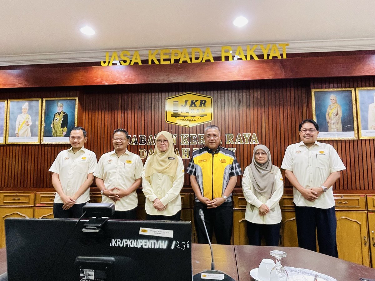 Cawangan Jalan JKR Malaysia (@cawjalanjkr) on Twitter photo 13.10.2025-Turut hadir sesi taklimat bersama DW <a href="/RoslanisE/">Roslan bin Ismail</a> ke JKR Daerah Pekan dan selanjutnya mengadakan lawatan aset infra di Laluan FT3 Daerah Pekan - Rompin.
<a href="/moworksmy/">Kementerian Kerja Raya Malaysia</a> 
<a href="/IPJKR_Official/">JKR Malaysia Rasmi</a> 
<a href="/TKPKR_Infra/">TKPKR (Sektor Infra)</a> 13.10.2025-Turut hadir sesi taklimat bersama DW <a href="/RoslanisE/">Roslan bin Ismail</a> ke JKR Daerah Pekan dan selanjutnya mengadakan lawatan aset infra di Laluan FT3 Daerah Pekan - Rompin.
<a href="/moworksmy/">Kementerian Kerja Raya Malaysia</a> 
<a href="/IPJKR_Official/">JKR Malaysia Rasmi</a> 
<a href="/TKPKR_Infra/">TKPKR (Sektor Infra)</a>