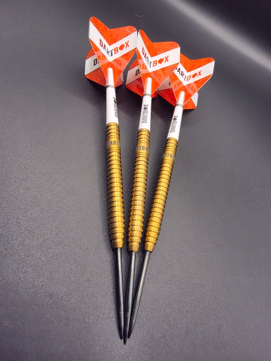 dartbox180's tweet image. New week. Fresh focus.

If you’re thinking of a change, think differently.

Think Audere.

Throw with intent. 🎯

dartbox.co.uk

#Dartbox #MondayMotivation #Audere #Darts #PrecisionPerformancePlay