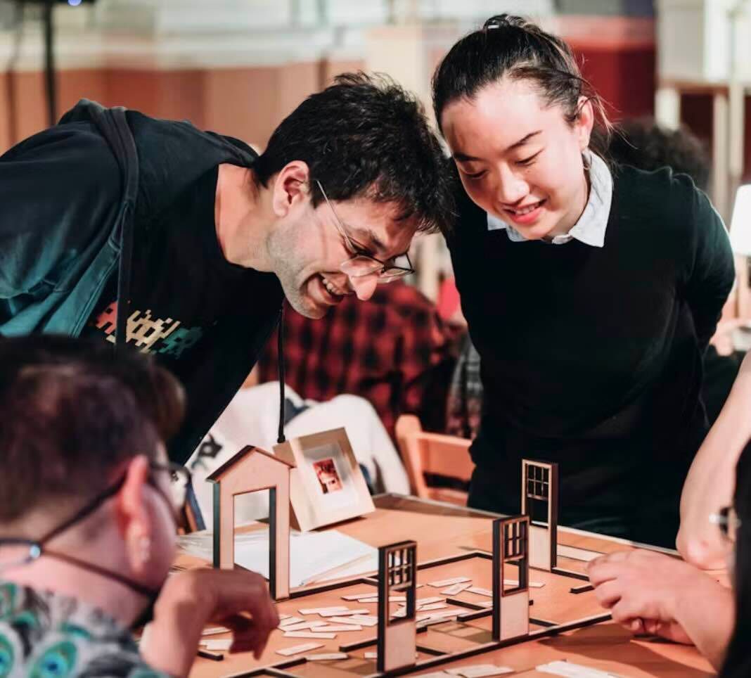 SignedCulture's tweet image. 1884, an anticolonial game-theatre show 25th Oct 1pm Wellcome Collection, London #BSLinterpreted
An immersive theatre show inspired by the hist of the 1884 Berlin Conference. This was an important moment in 19thC European partition of the African continent
buff.ly/MlDI198