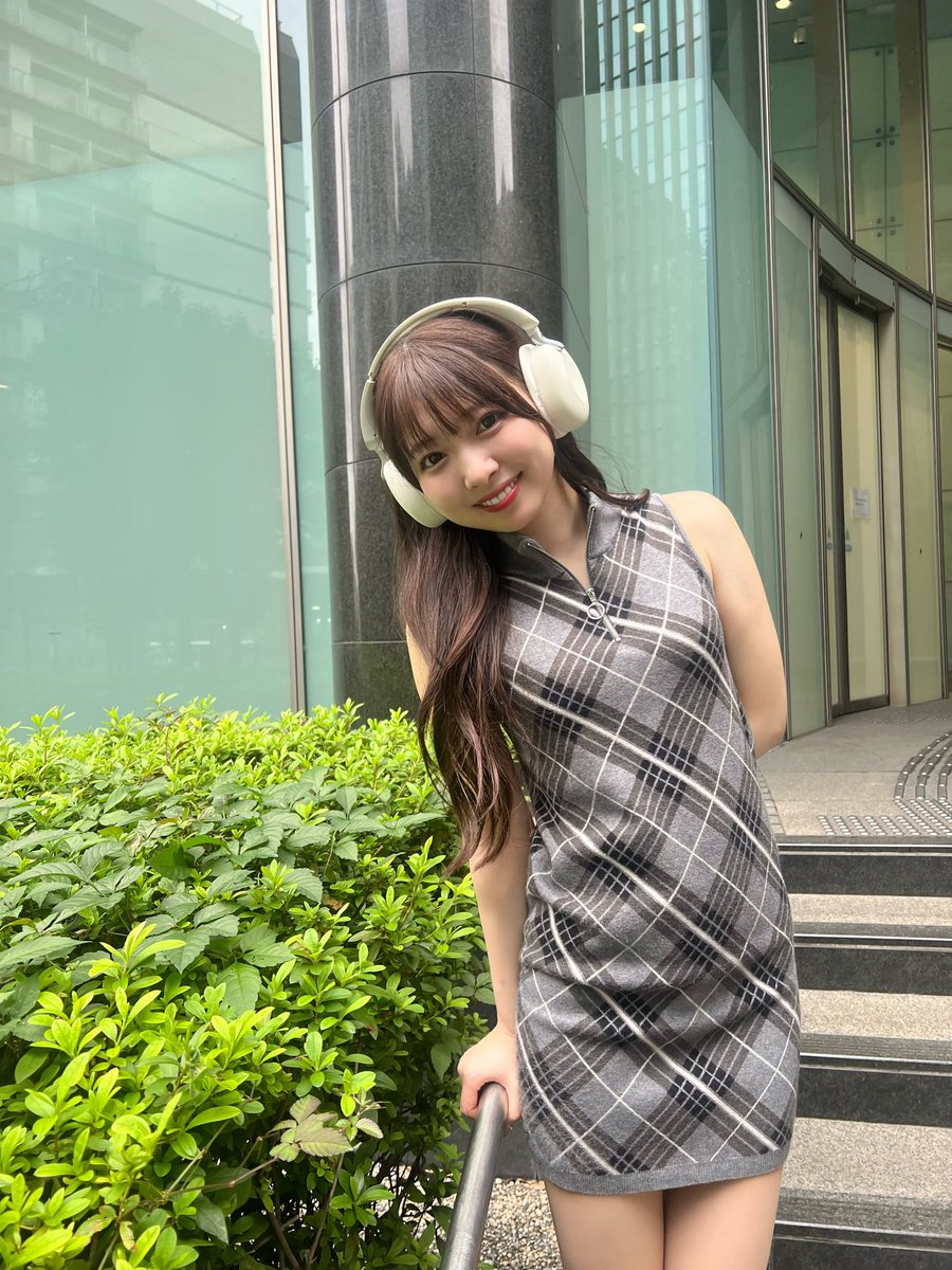 最近ゲットしたヘッドフォン
お気に入りでずっとつけてるんだ〜🤍🎧´-