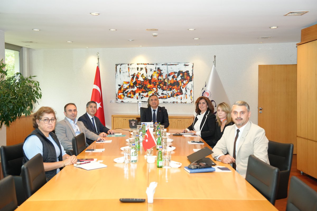 Kocaeli Sanayi ve Teknoloji İl Müdürü Sayın Hüseyin Sınırcı ve ekibi, Gebze Organize Sanayi Bölgesi’ni (GOSB) ziyaret etti.

Bölge Müdür Vekilimiz Kevser Uygur Oylumlu ve ekibi tarafından karşılanan Sayın Sınırcı’ya, Bölge’de yürütülen çalışmalar hakkında bilgi verildi.