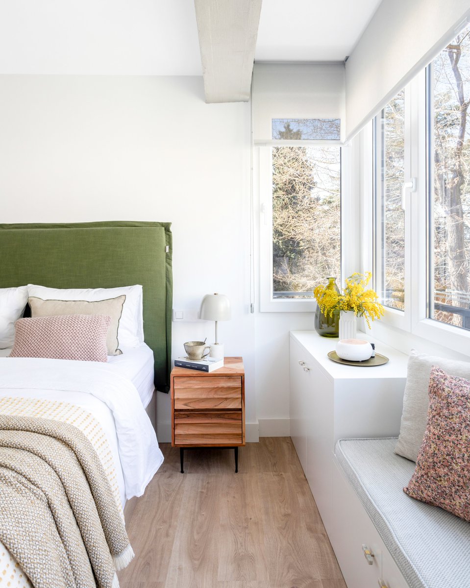 #JuevesDeArquitectura: El descanso también se diseña 😴🛏️
La interiorista Verònica Martín nos muestra cómo lograr #dormitorios que calman, acogen y acompañan a las personas con neurodivergencias.
🗞️ <a href="/hola/">Revista ¡HOLA!</a>
👇👇👇
bit.ly/HOLAdormitorio…