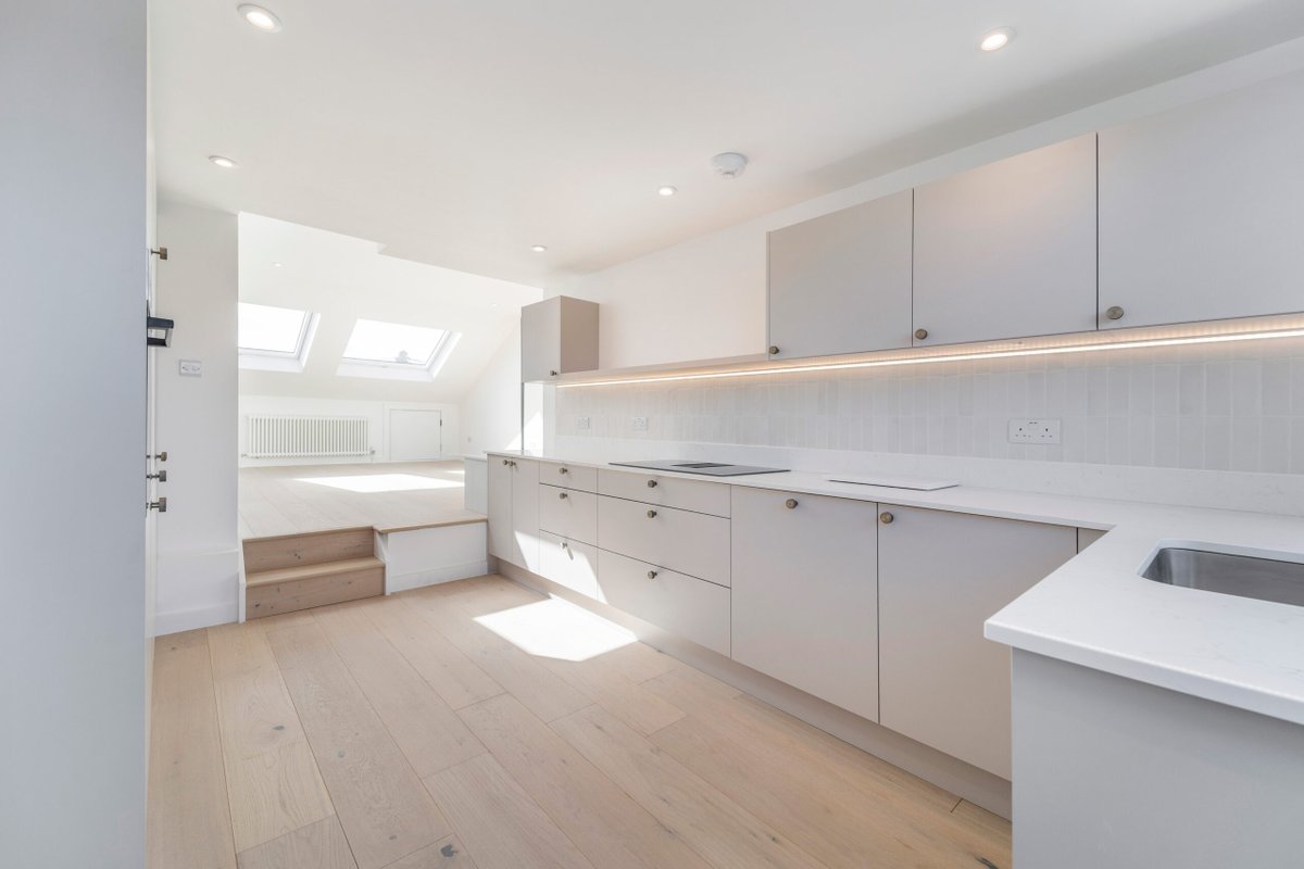 OakleyProducts's tweet image. Transform your interiors with Decka Plank Organic — where sustainability meets elegance. Its natural texture and subtle tones bring warmth, balance, and modern simplicity to every space. 

 #InteriorDesign #SustainableDesign #NaturalInteriors #ModernLiving #EcoFriendlyHome