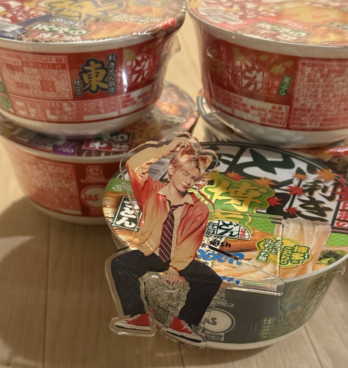 aoen RUKA 琉楓 ルカ どん兵衛 アクスタ フタ止め 琉楓くん🐬 ふた止めアクスタかわいすぎる🦊 #aoen #東西どん兵衛