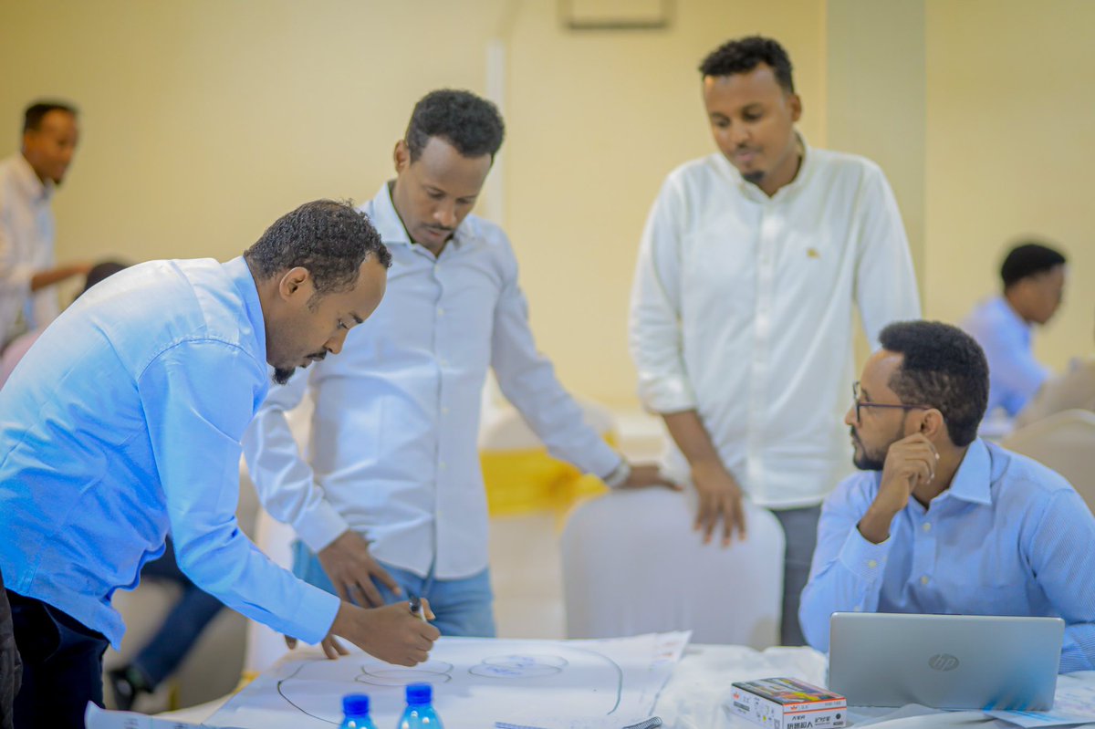 plmoai's tweet photo. The Minister of Agriculture and Irrigation, H.E Mohamed Abdulkadir Salah , has officially closed a training workshop  for staff from ministries of Agriculture, Livestock, and  Environment, as part of the implementation of the Food Systems  Resilience Project (FSRP). https://t.co/QsYmXUN0Wk