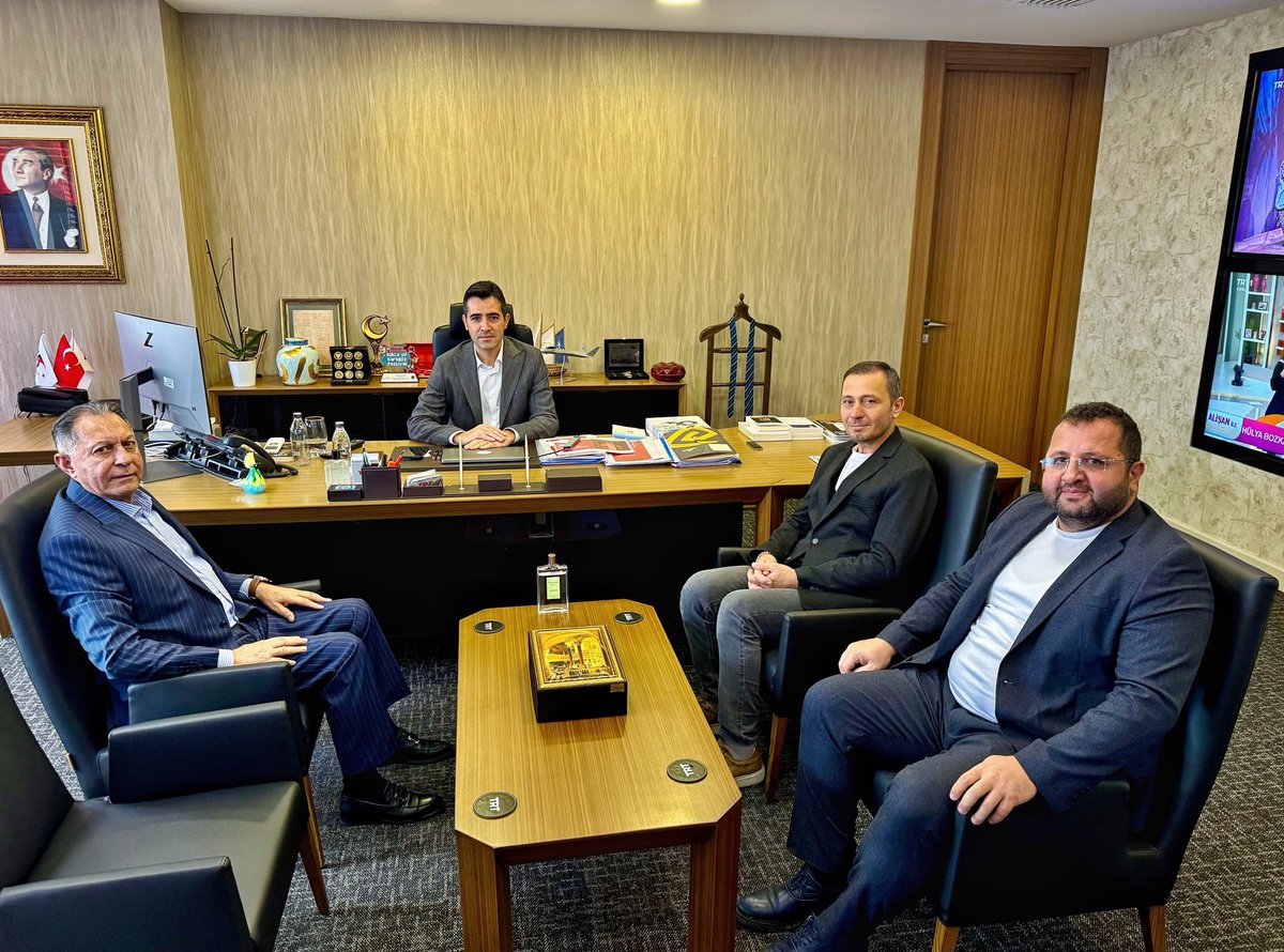 TRT Genel Müdür Yardımcısı Sayın  Mücahid EKER’e  hayırlı olsun ziyaretinde bulunduk. 

Kendilerine misafirperverliklerinden dolayı teşekkür ediyor, çalışmalarında üstün başarılar diliyoruz.

<a href="/TRTKurumsal/">TRT Kurumsal</a> #BirlikHaberSen #TRT