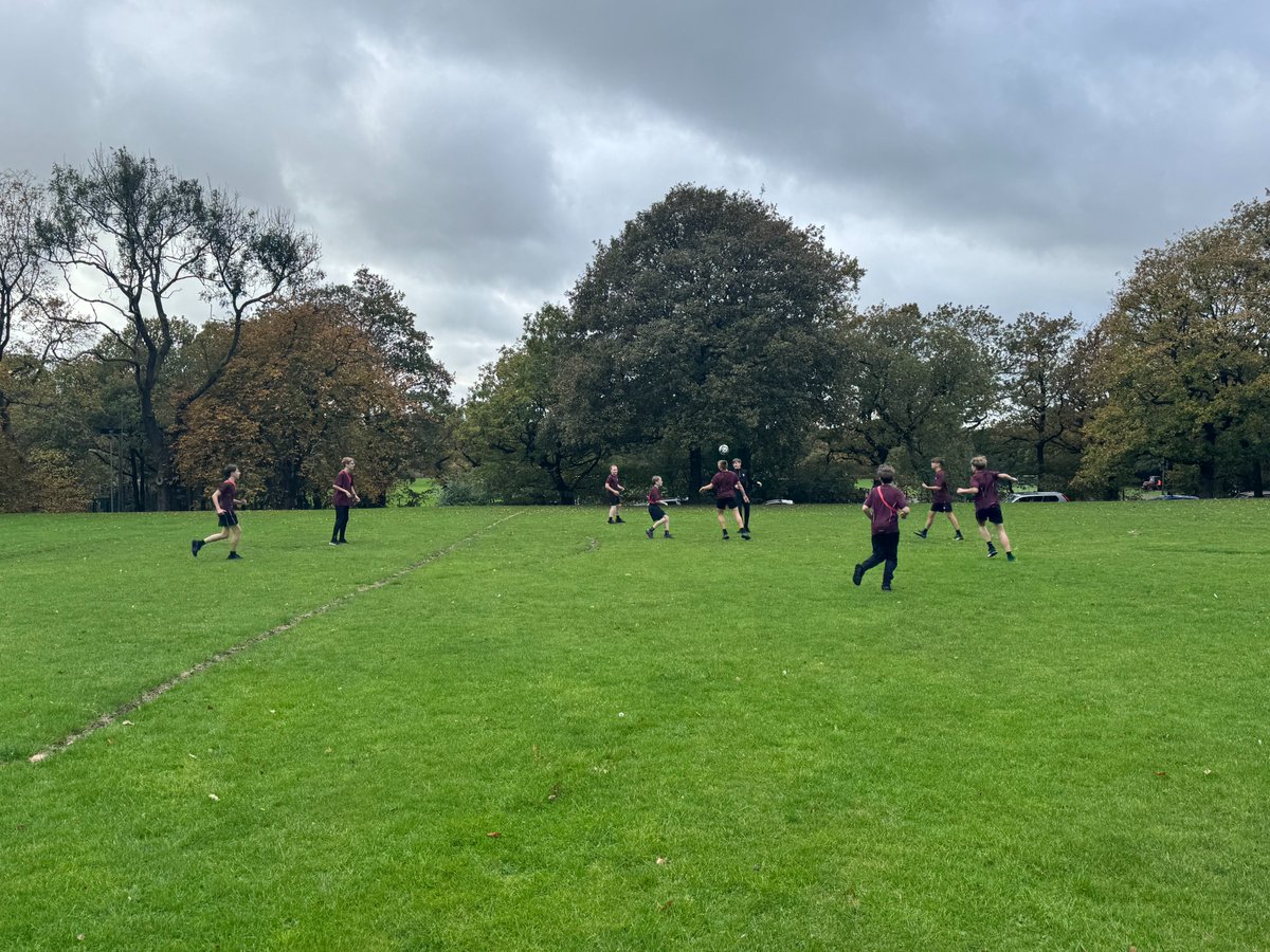 RBHSBolton's tweet image. Our pupils explored a diverse range of exciting, real-life career options in sport &amp;amp; beyond. Steve also delivered a fun, practical &amp;amp; cross-curricular session combining MFL &amp;amp; PE. #languagelearning #languagejourney #learnanewlanguage