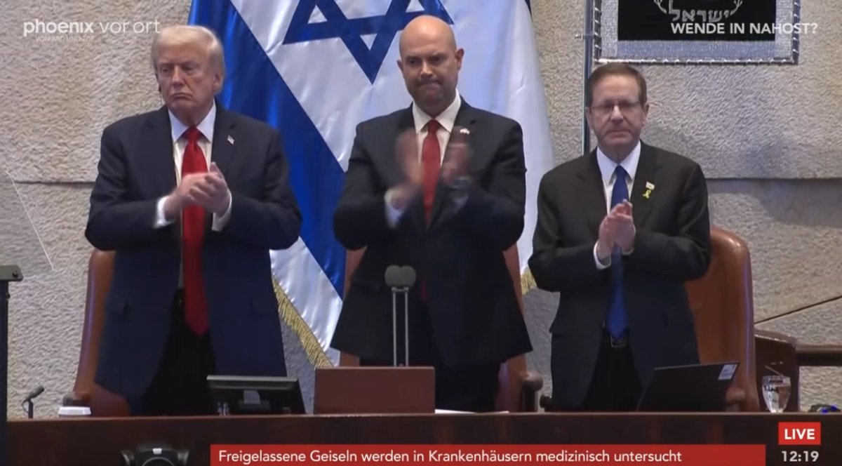 „Das israelische Volk wird sich noch in 1000 Jahren an Sie, Präsident Trump, erinnern.“

So feiert man Freunde.