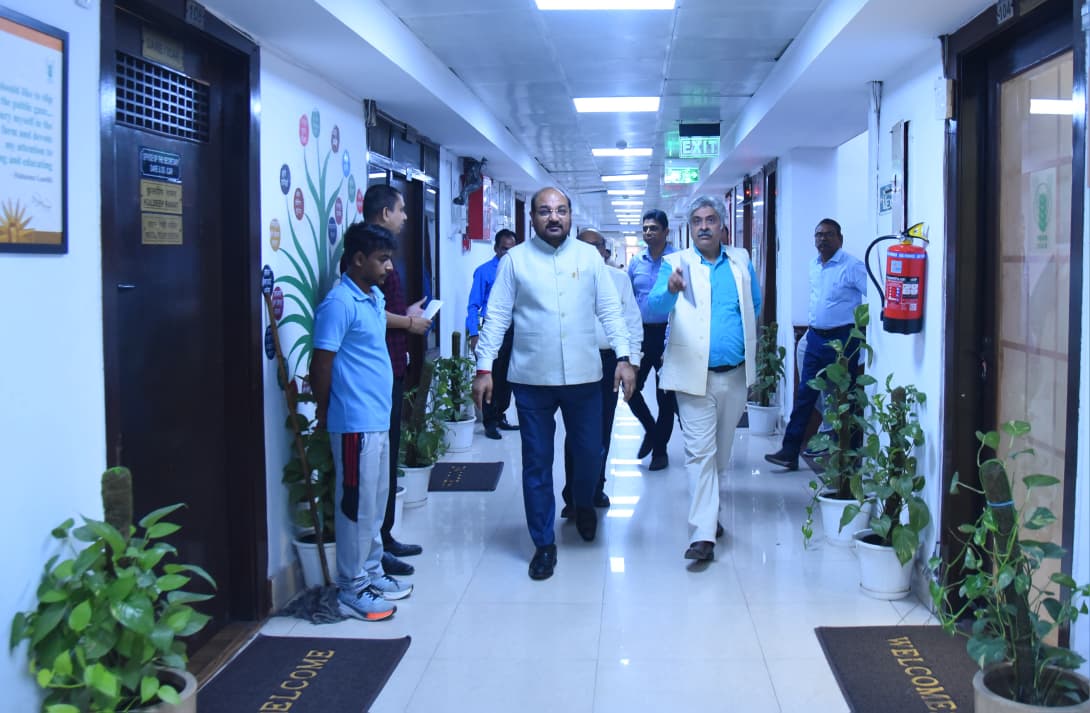 As part of #SpecialCampaign5.0, Dr. M.L. Jat, Secretary (DARE) &amp; DG (#ICAR), reviewed record management at ICAR HQ, Krishi Bhawan. He stressed reducing pendency, digitizing records &amp; upholding #Swachhata and #GoodGovernance in office functioning. #ICAR <a href="/PMOIndia/">PMO India</a> <a href="/ChouhanShivraj/">Shivraj Singh Chouhan</a>